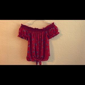 Read flowery blouse size medium